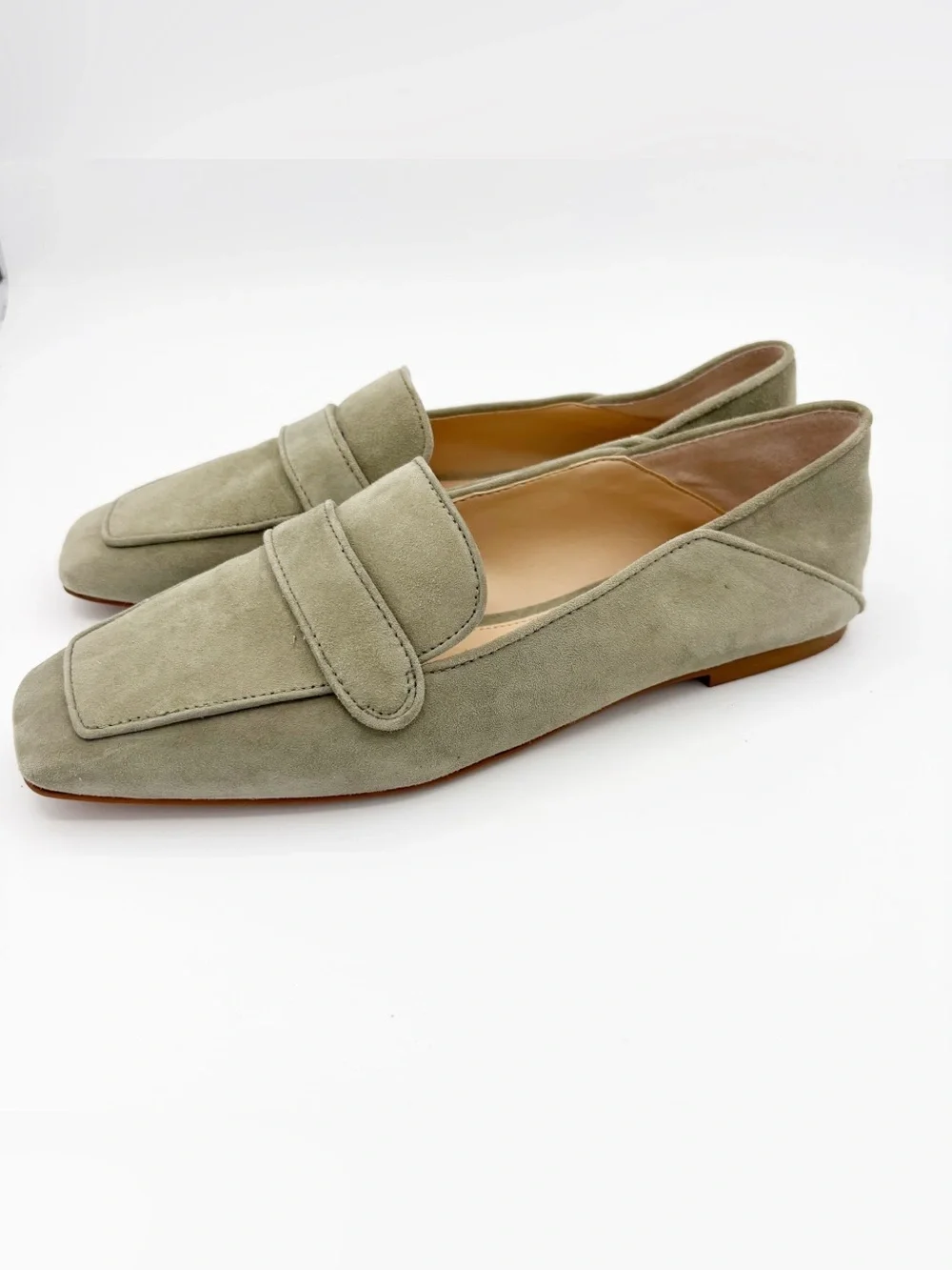 NWOT Vince Camuto Landerla Suede Loafers
